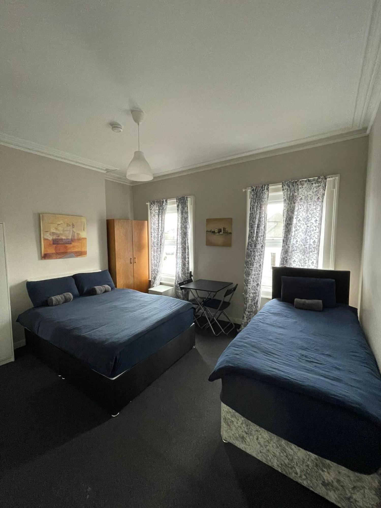 Superb Triple Room Near Croke Park - 2 — Photos 2